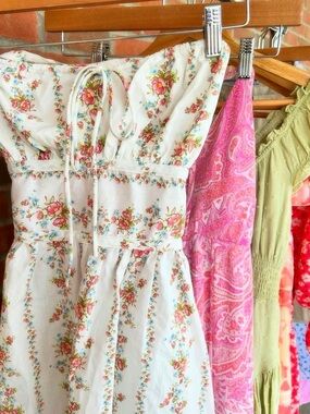 Forever 21 White Floral Strapless Summer Dress